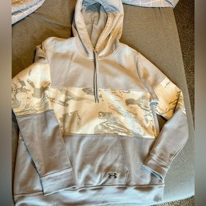 Under Armor Hoodie Sweatshirt